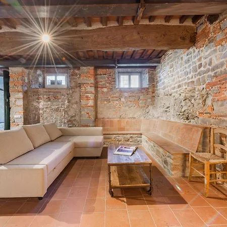 Vila Leone By Mmega Collodi